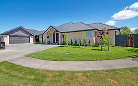 Banksia Retreat - Blenheim Holiday Home